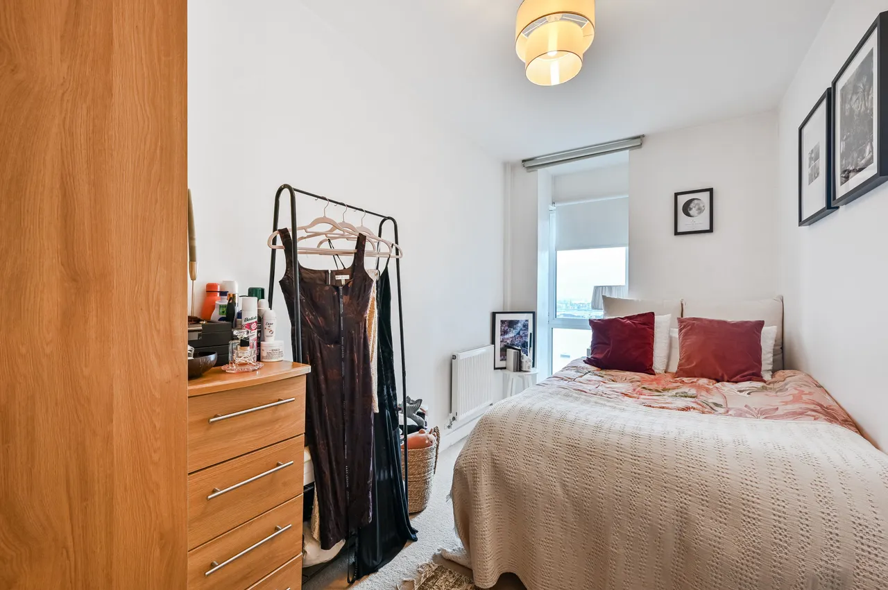 Flat 138, 25 Barge Walk, City Peninsula, London, photo 8