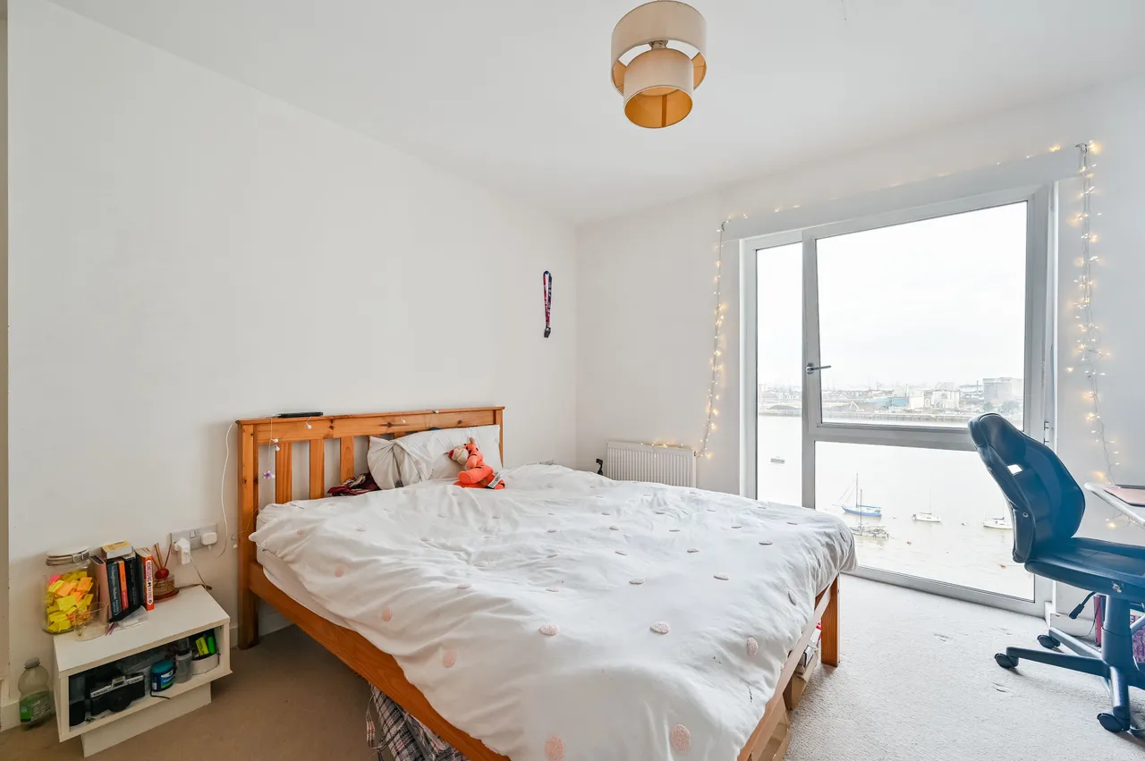 Flat 138, 25 Barge Walk, City Peninsula, London, photo 6