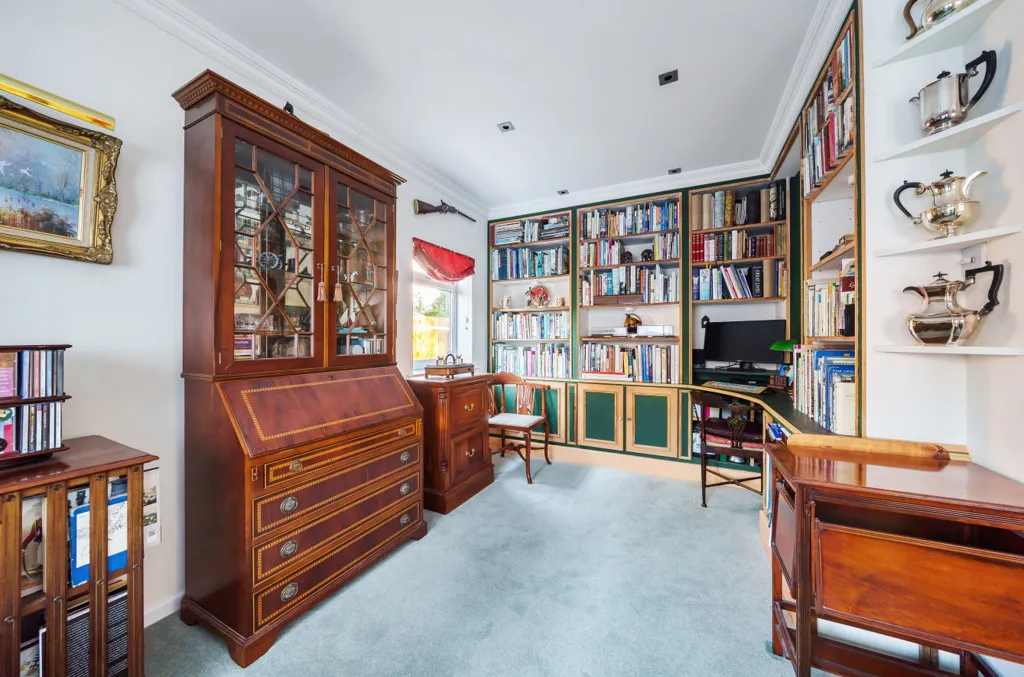Pheasants Way, Rickmansworth, WD3, photo 12