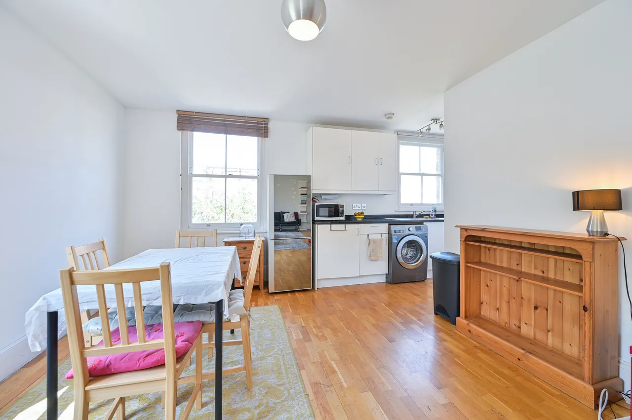 Flat 1, 123-124 Lower Marsh, London, photo 3