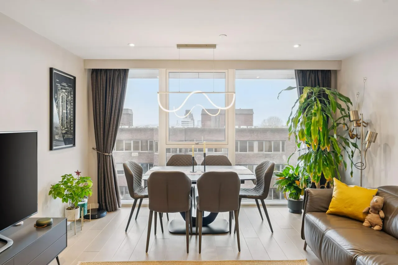 Upper Richmond Road, London, SW15, photo 2
