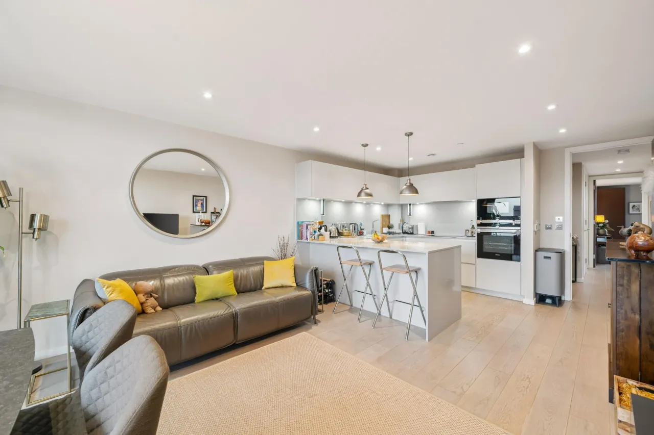 Upper Richmond Road, London, SW15, photo 4