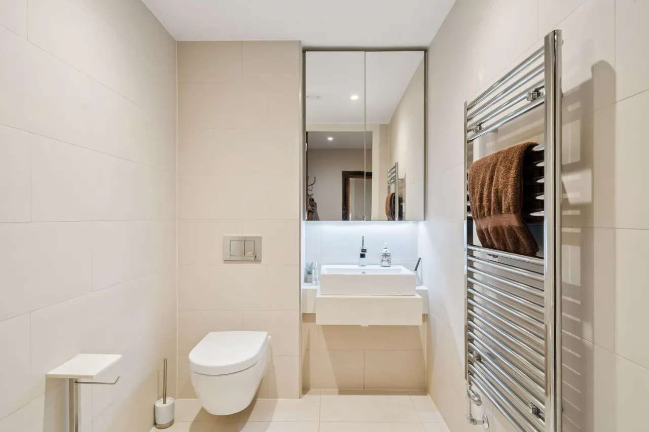 Upper Richmond Road, London, SW15, photo 6