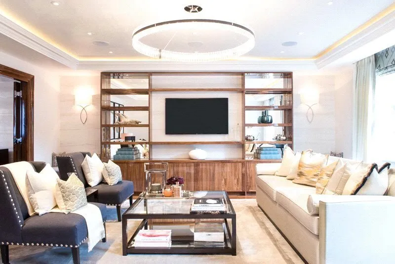 2 bed flat to rent, Grosvenor Hill, London, W1K