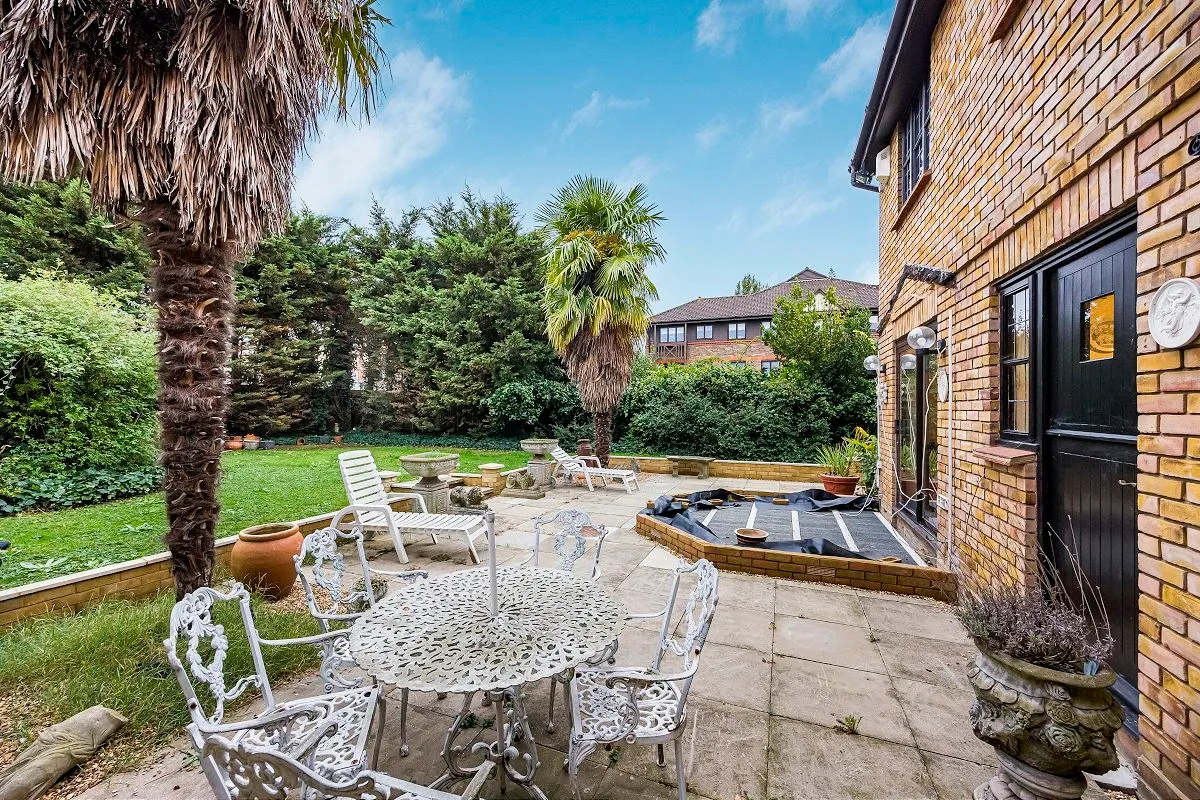 Coburg Gardens, Ilford, Essex, IG5 0PP, photo 12