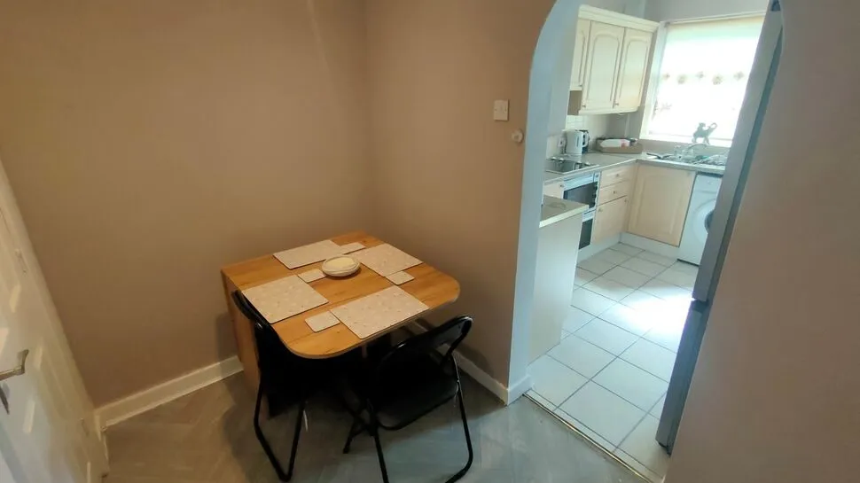 Bentley Avenue, Gwersyllt, LL11, photo 11