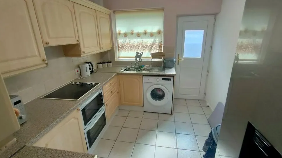 Bentley Avenue, Gwersyllt, LL11, photo 7
