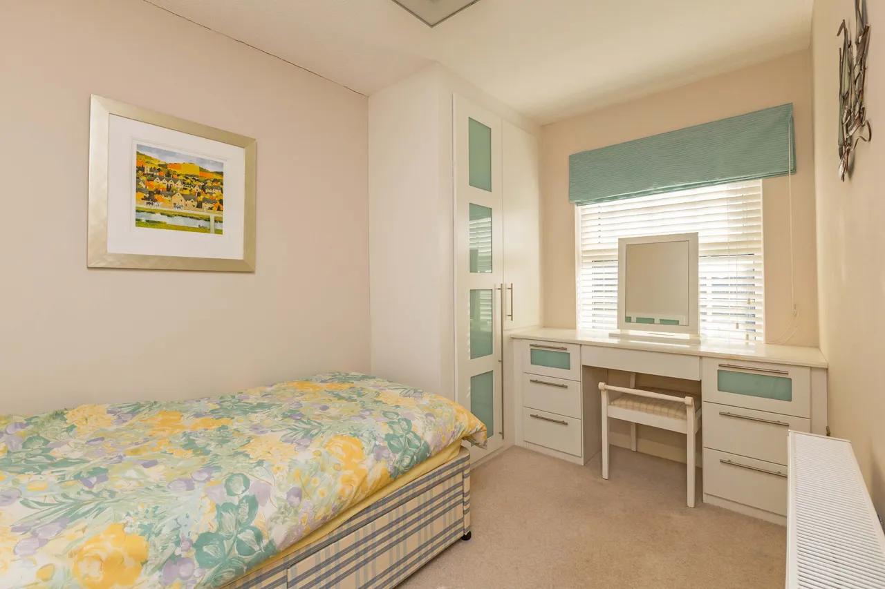 Cranbrook Drive, Maidenhead, Berkshire, photo 20