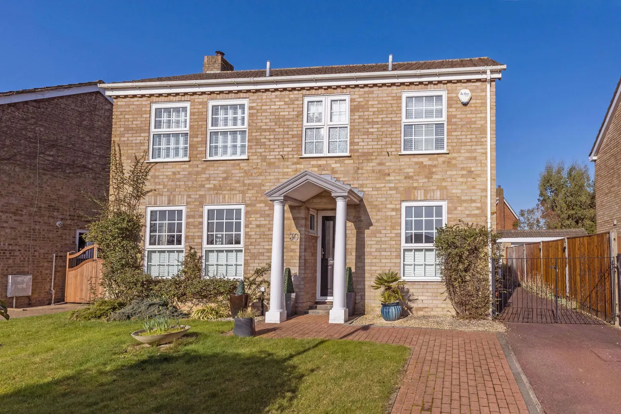 Cranbrook Drive, Maidenhead, Berkshire, photo 2