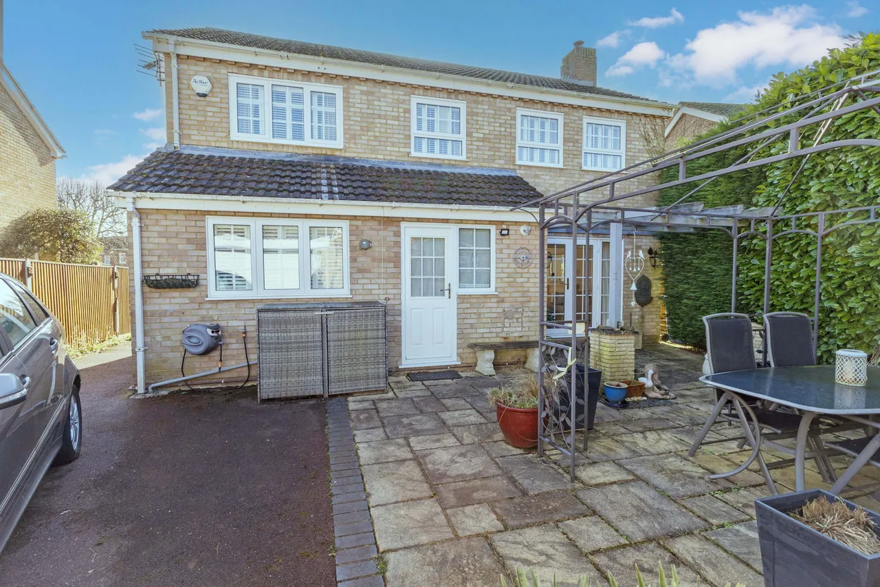 Cranbrook Drive, Maidenhead, Berkshire, photo 22