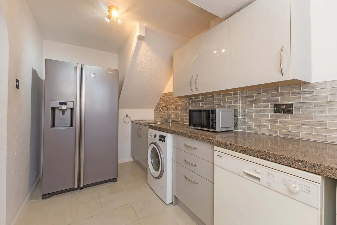 Cranbrook Drive, Maidenhead, Berkshire, photo 14