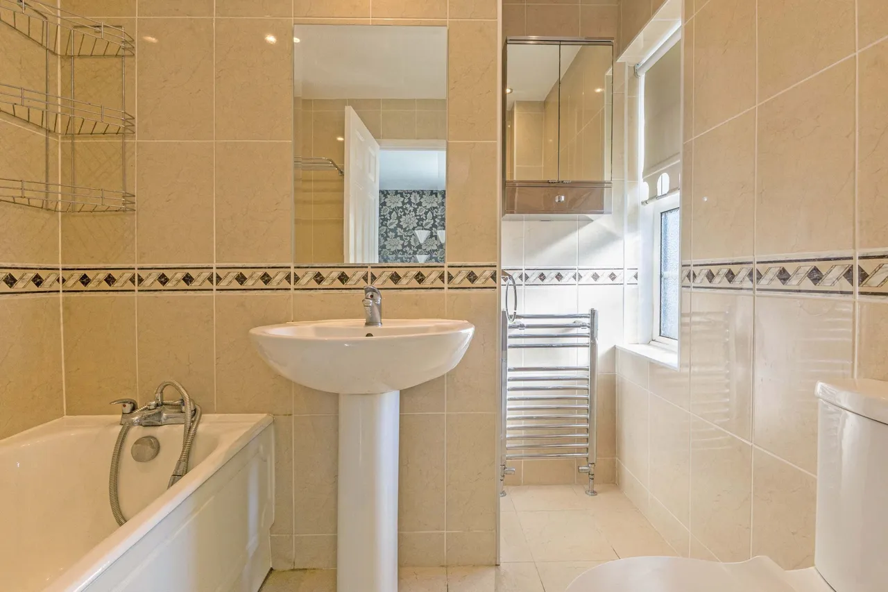 Cranbrook Drive, Maidenhead, Berkshire, photo 16