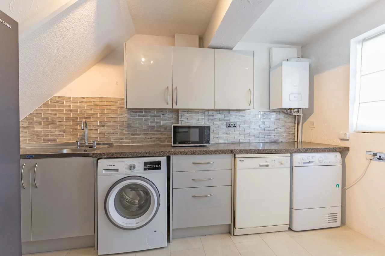 Cranbrook Drive, Maidenhead, Berkshire, photo 13