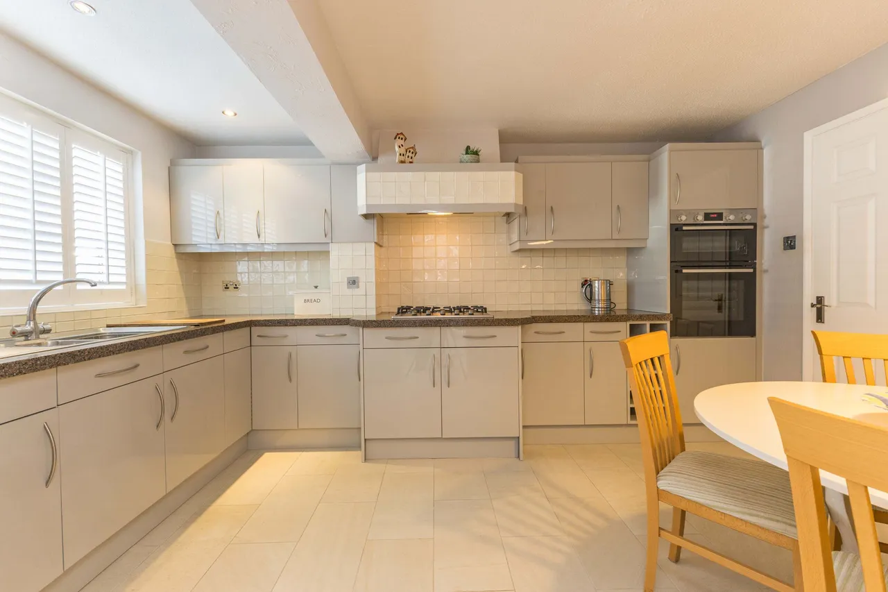 Cranbrook Drive, Maidenhead, Berkshire, photo 12
