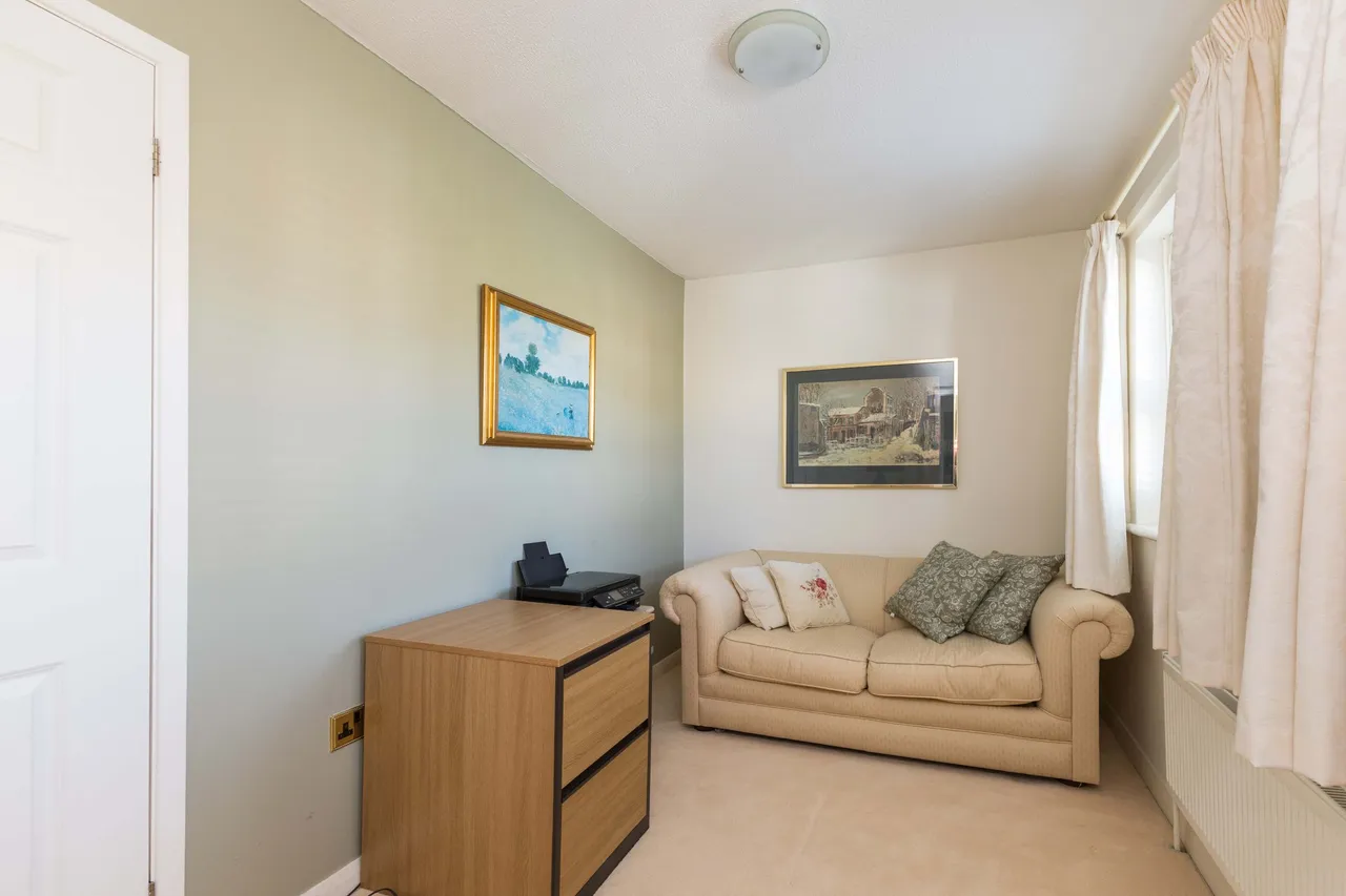 Cranbrook Drive, Maidenhead, Berkshire, photo 19