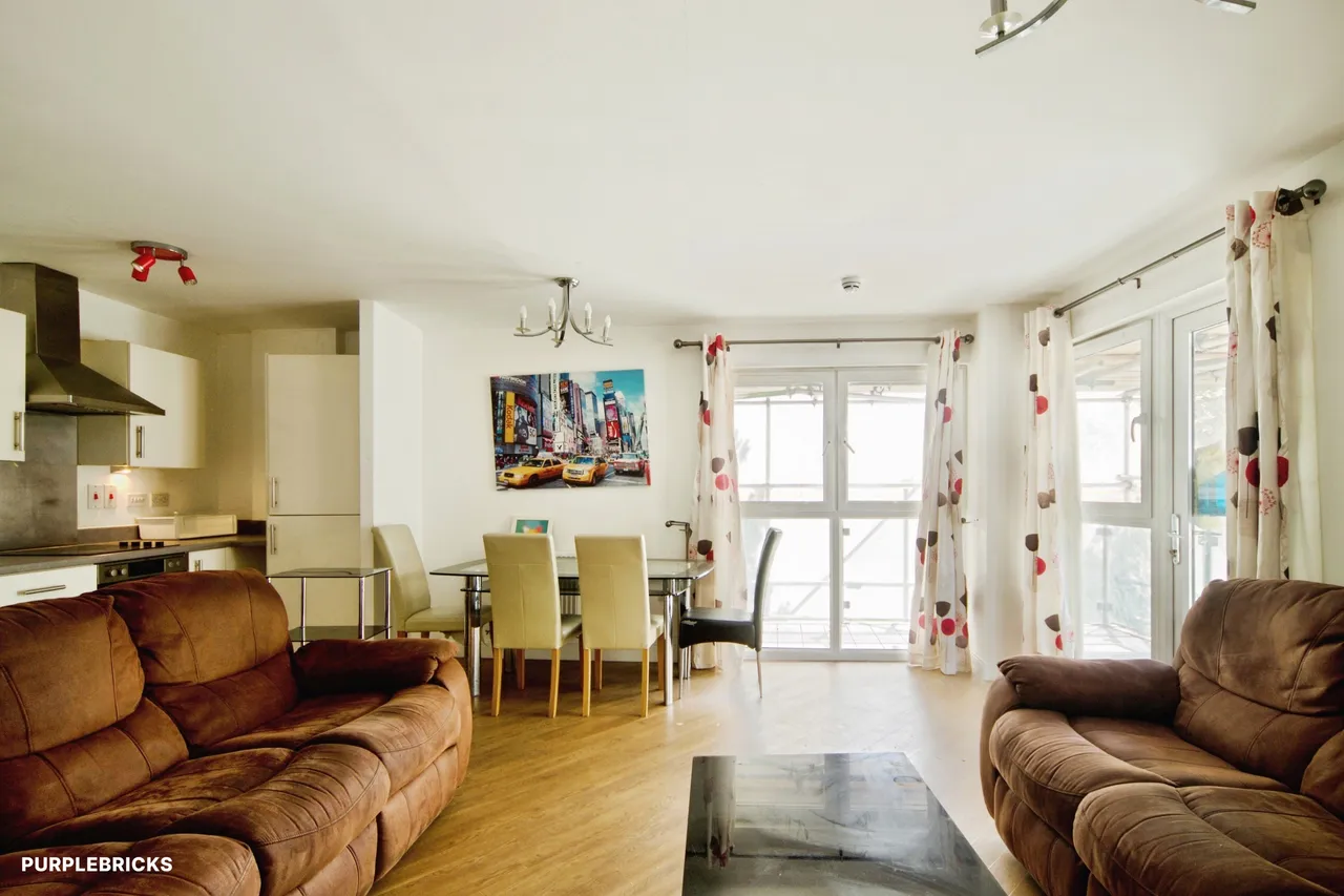 3 bed flat for sale, Academy Way, Dagenham, RM8