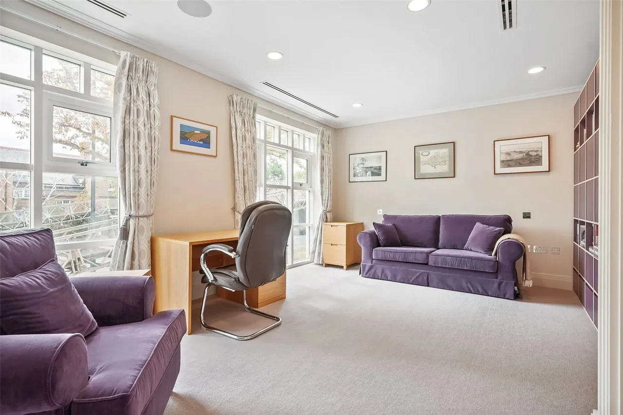 Globe House Central, 1 Chertsey Road, Twickenham, TW1 1LJ, photo 13