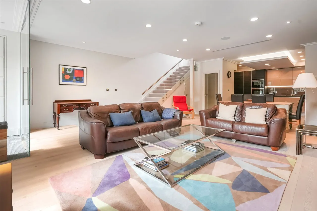 Globe House Central, 1 Chertsey Road, Twickenham, TW1 1LJ, photo 3