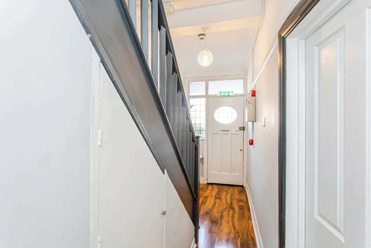 Northview Drive, WESTCLIFF-ON-SEA, Essex, SS0, photo 2