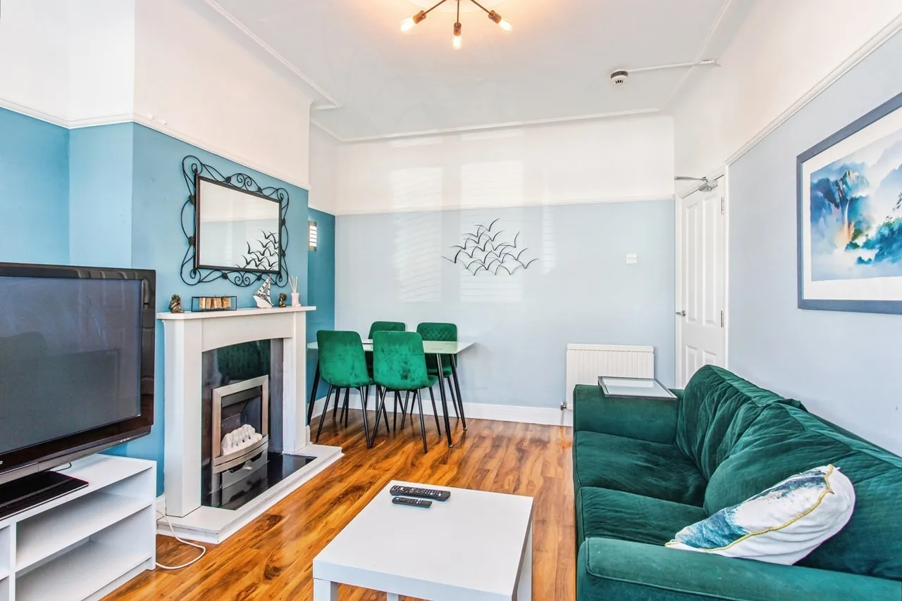 Northview Drive, WESTCLIFF-ON-SEA, Essex, SS0, photo 4
