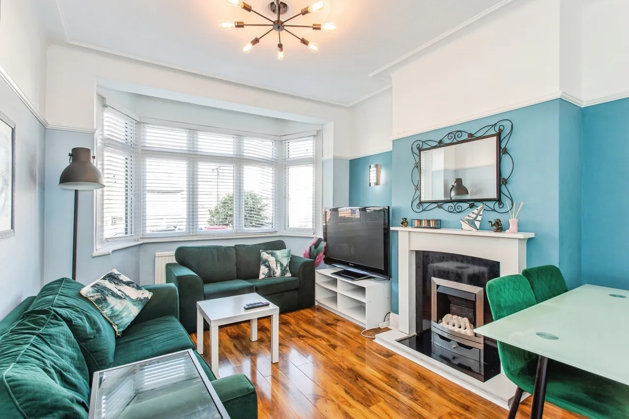 Northview Drive, WESTCLIFF-ON-SEA, Essex, SS0, photo 3