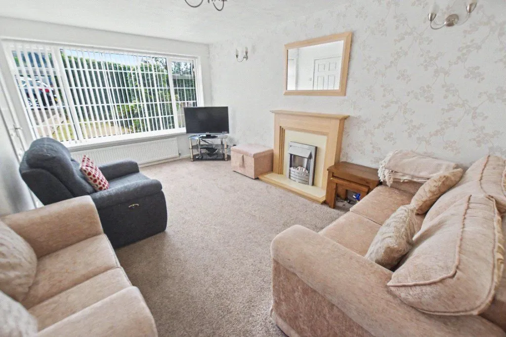 Cliffe Park Crescent, Leeds, LS12, photo 2