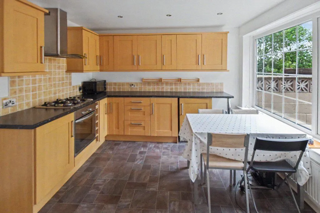 Cliffe Park Crescent, Leeds, LS12, photo 4