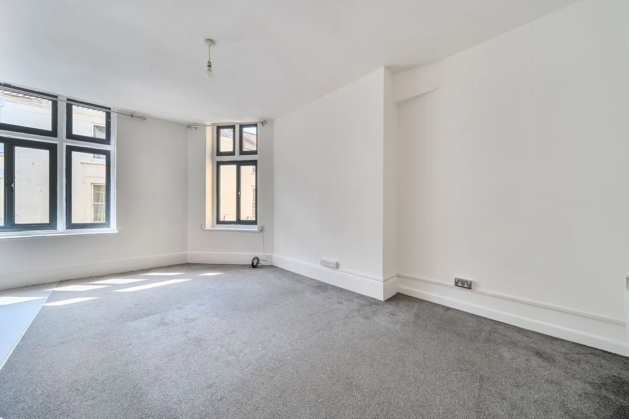 High Street, Shepton Mallet, BA4, photo 3