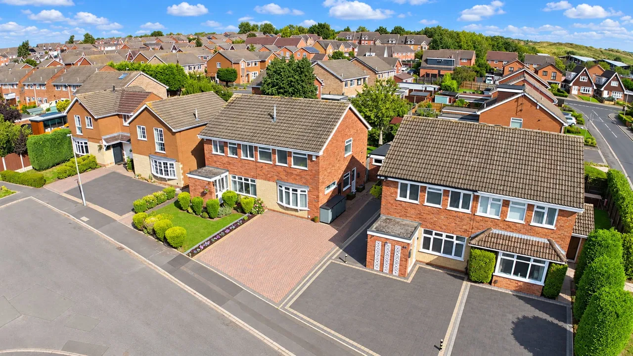 3 bed house for sale, Jay Road, Kingswinford, DY6