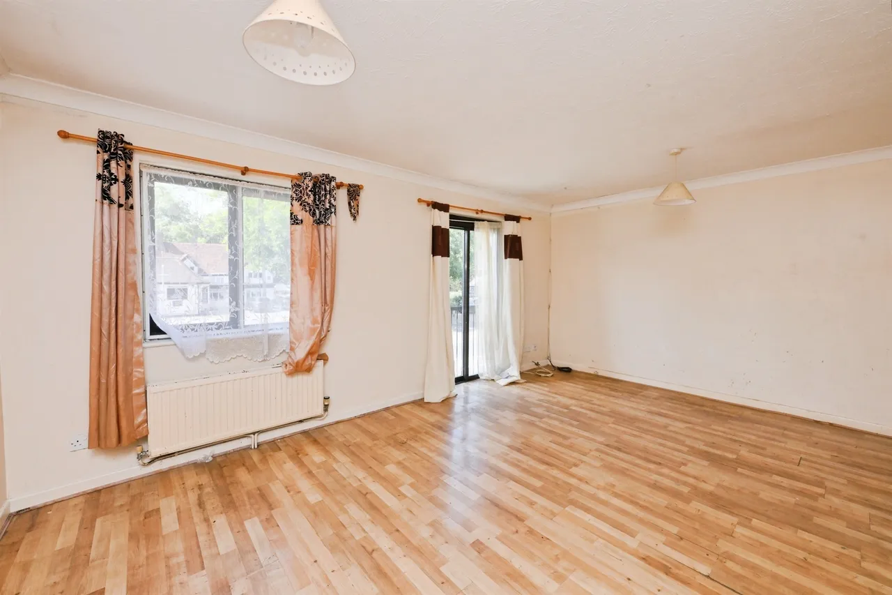 High Road, Wormley, Broxbourne, photo 3