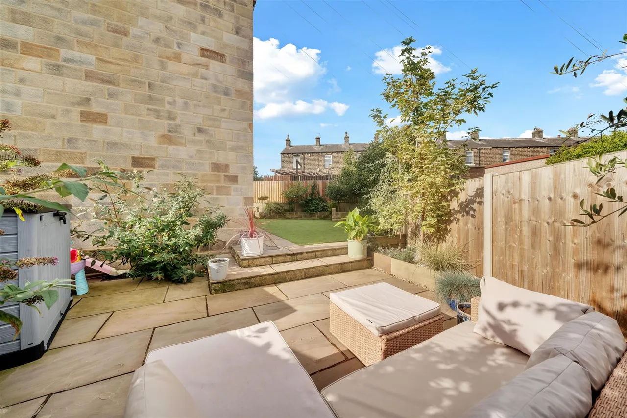 Briggate, Silsden, BD20, photo 23