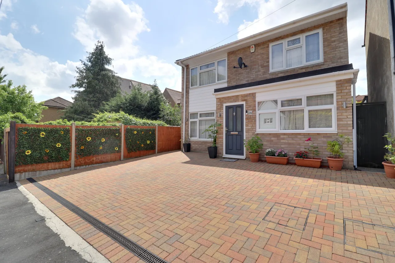 3 bed house for sale, Erroll Road, Romford, RM1