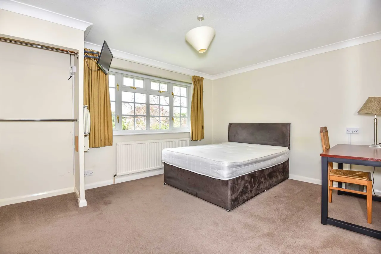 Bridgehill Close, Guildford, GU2 8BA, photo 5