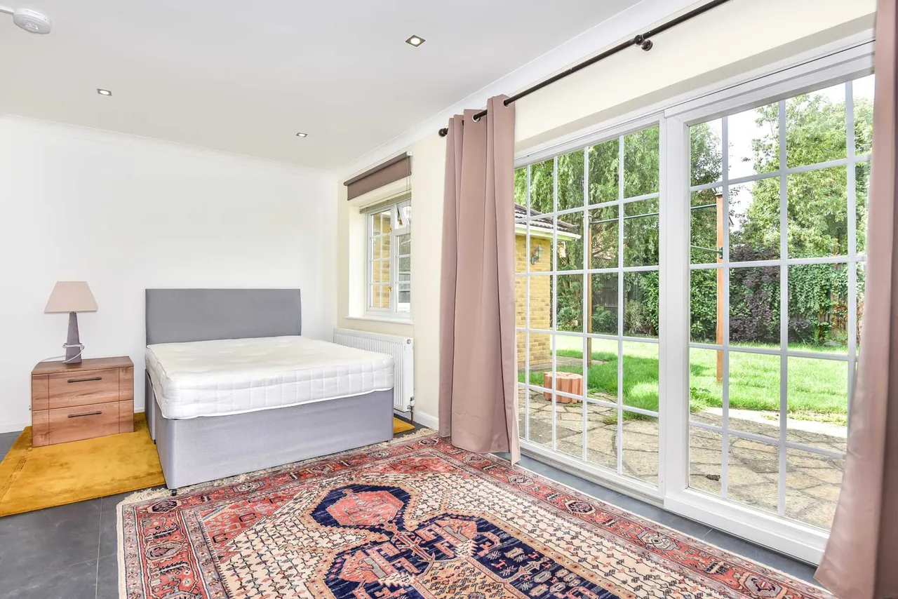 Bridgehill Close, Guildford, GU2 8BA, photo 4