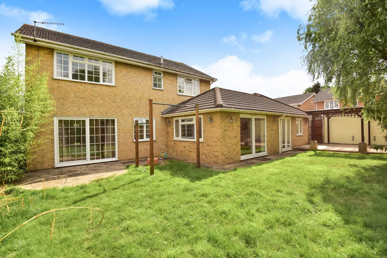 Bridgehill Close, Guildford, GU2 8BA, photo 8