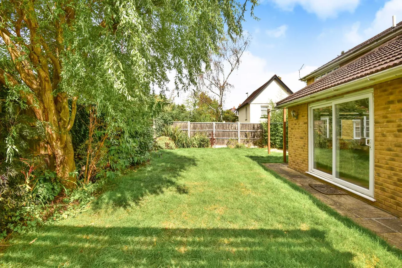 Bridgehill Close, Guildford, GU2 8BA, photo 9