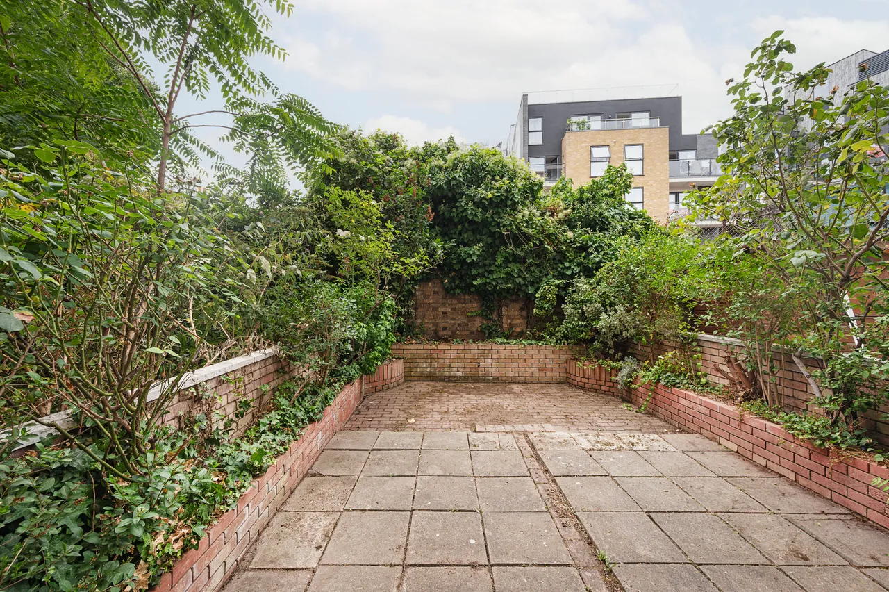 19 Donegal House, Cambridge Heath Road, London, photo 12
