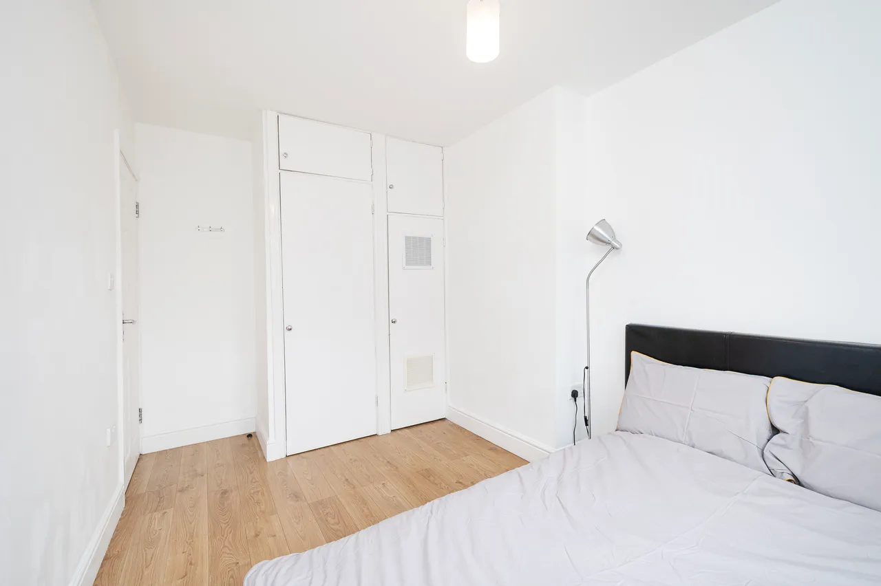 19 Donegal House, Cambridge Heath Road, London, photo 4