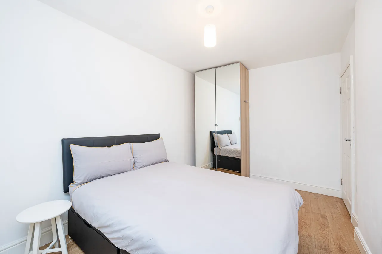 19 Donegal House, Cambridge Heath Road, London, photo 8