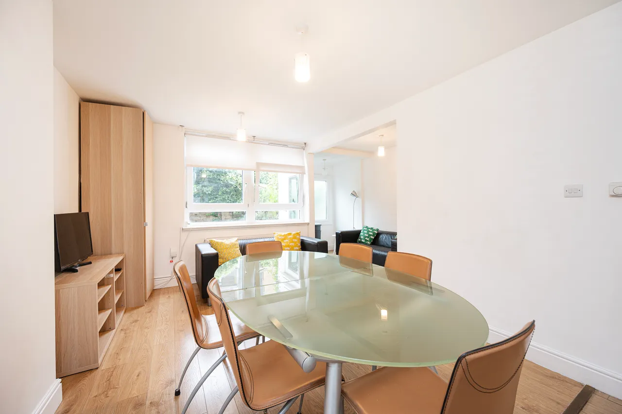 19 Donegal House, Cambridge Heath Road, London, photo 7
