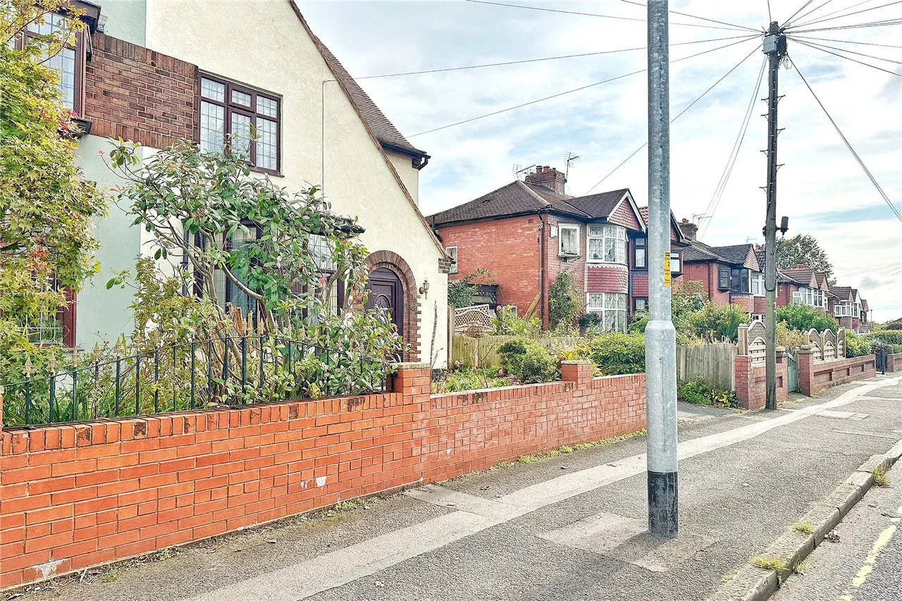 Cheetham Hill Road, Dukinfield, SK16, photo 29