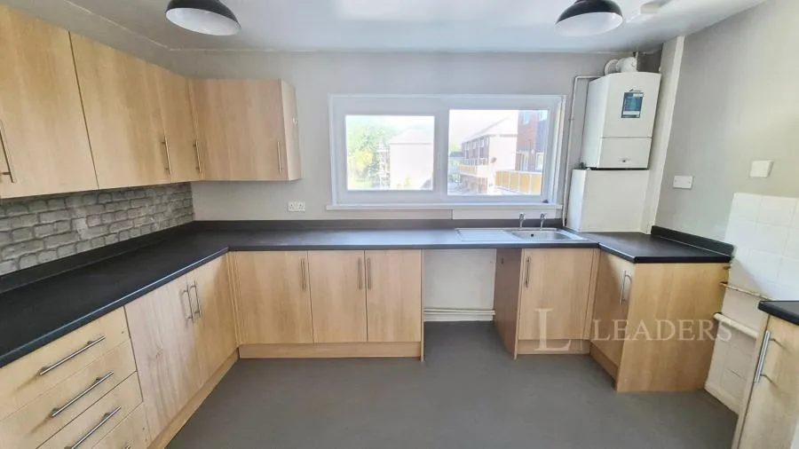 Bishopsfield Road, Fareham, PO14, photo 5
