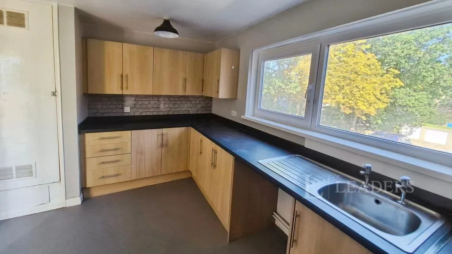 Bishopsfield Road, Fareham, PO14, photo 2