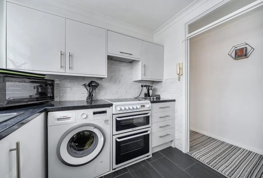 Meadway, Halstead, TN14, photo 12