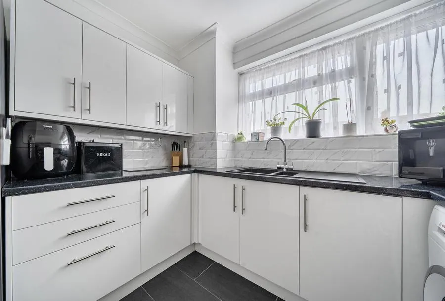 Meadway, Halstead, TN14, photo 14