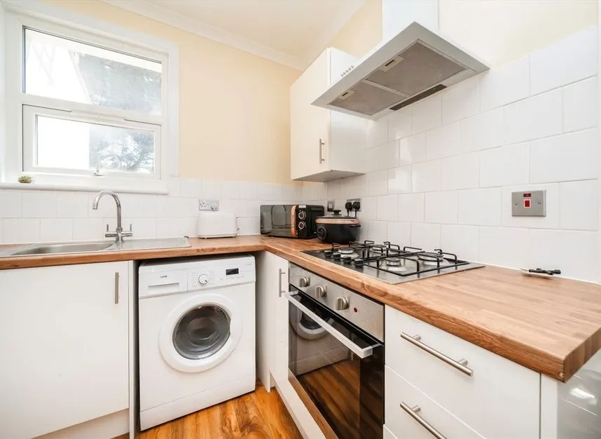 Enfield Road, Brentford, TW8, photo 3