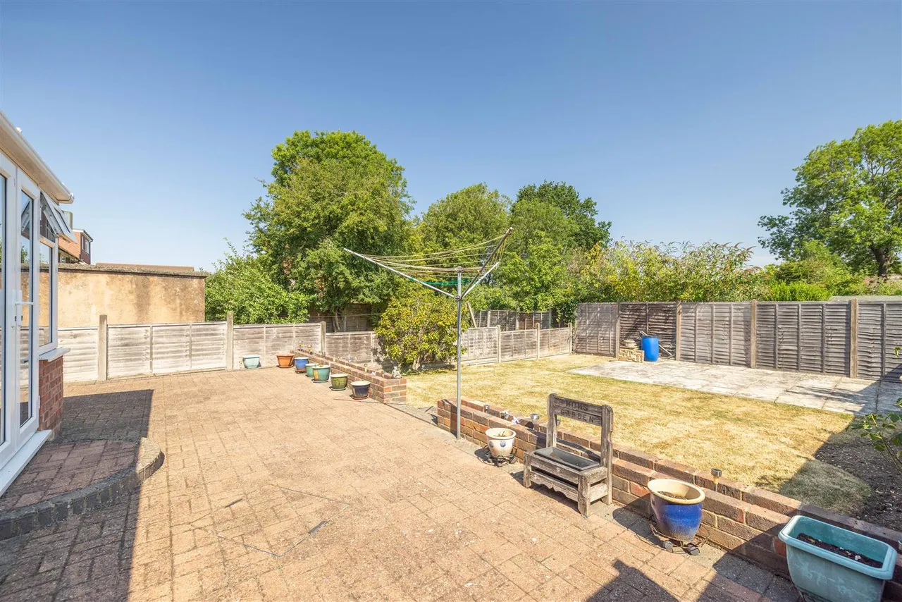 Keepers Farm Close, Windsor, SL4 4HZ, photo 2