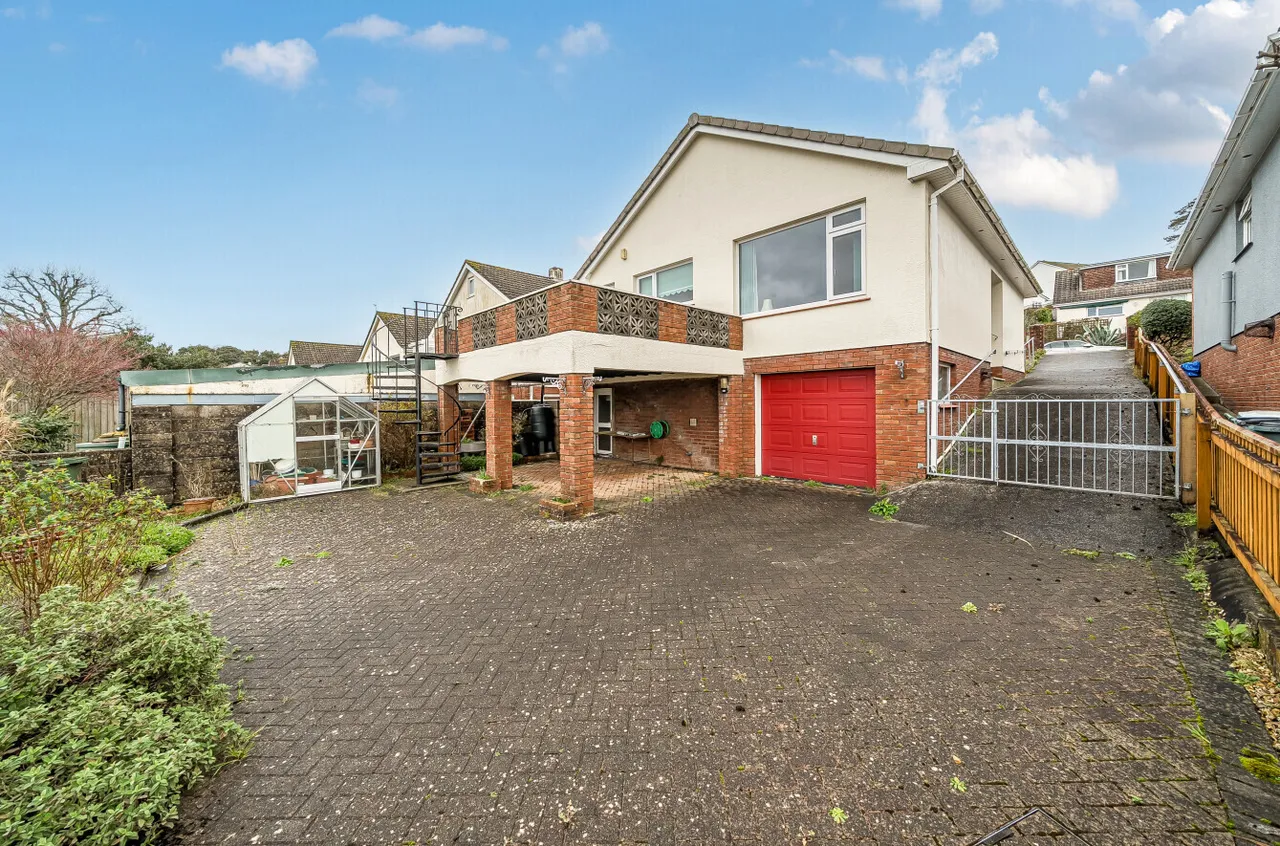 3 bed property for sale — Castlewood Avenue, Newton Abbot, Devon, TQ12