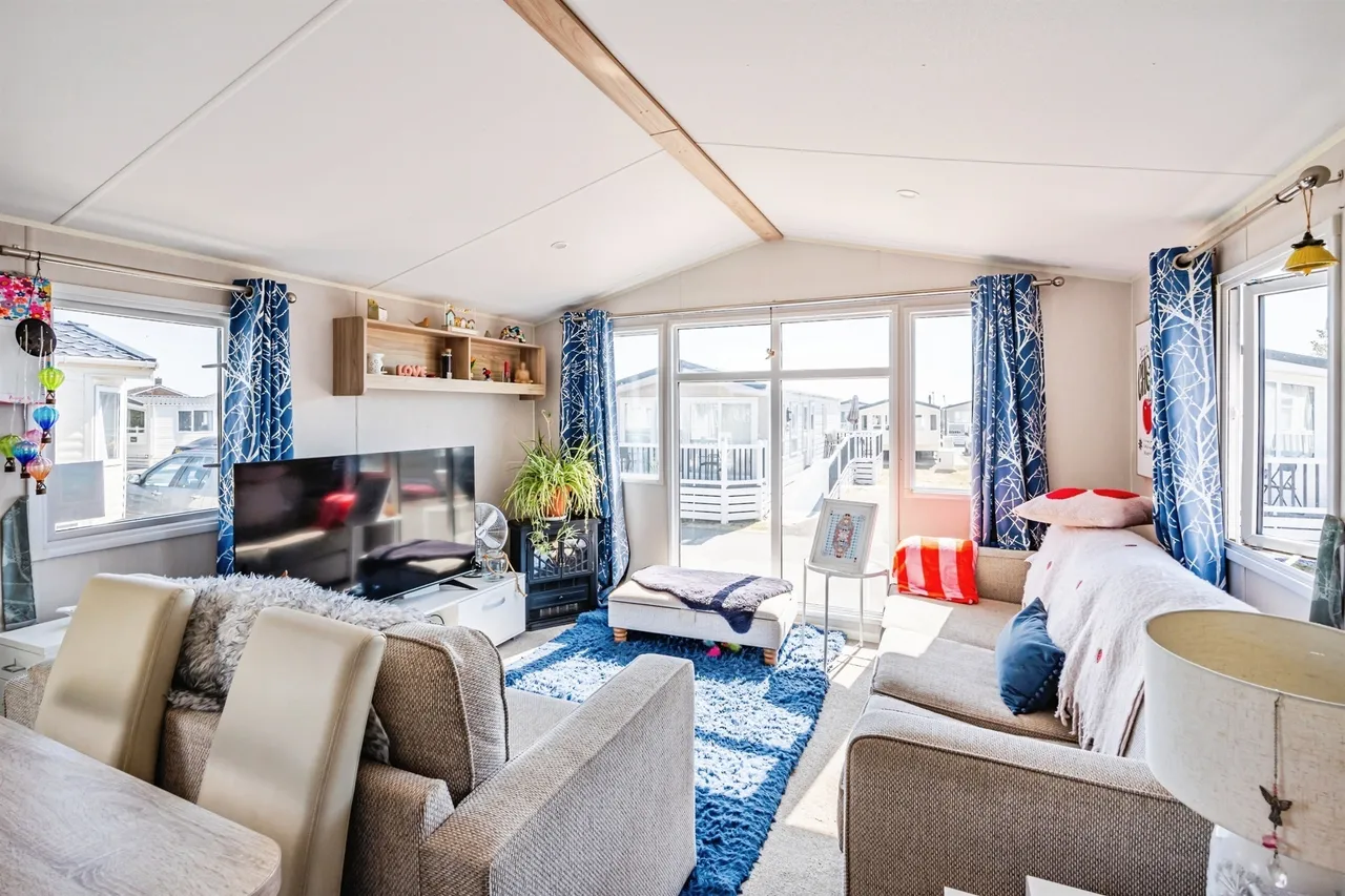 Eastbourne Road, Pevensey Bay, Pevensey, photo 2