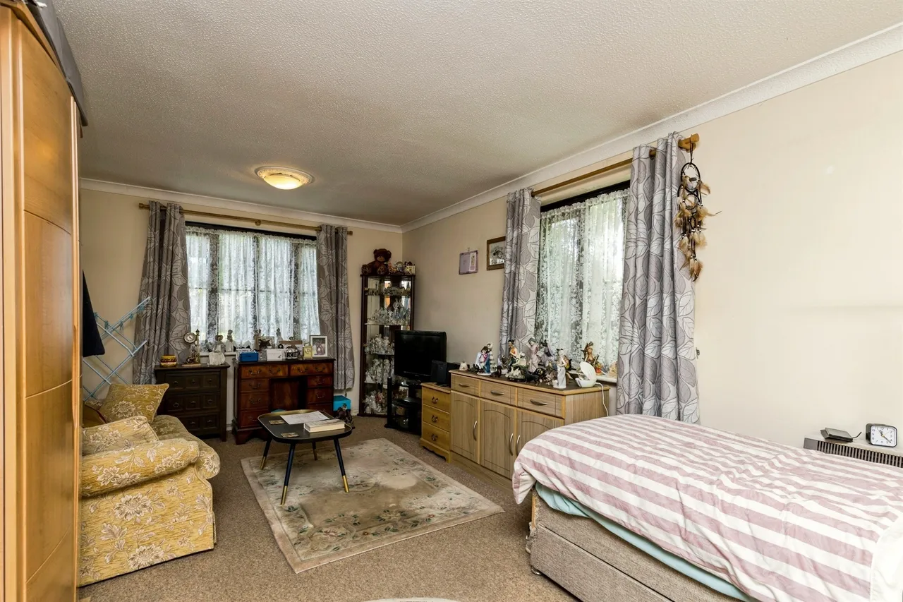 Godolphin Court, Crawley, RH10, photo 5